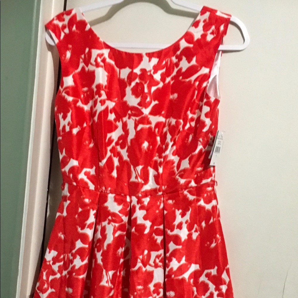 Offers?🧡 NWT Danny & Nicole orange print dress